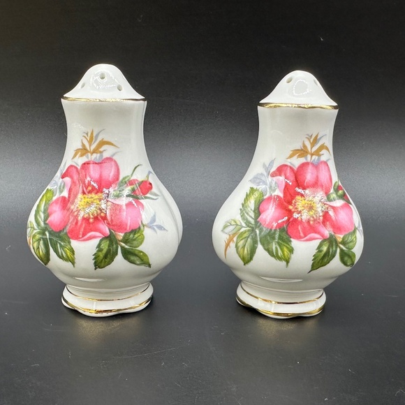 Royal Albert Prairie Rose Salt Pepper Shakers Set Bone China England - Picture 1 of 3